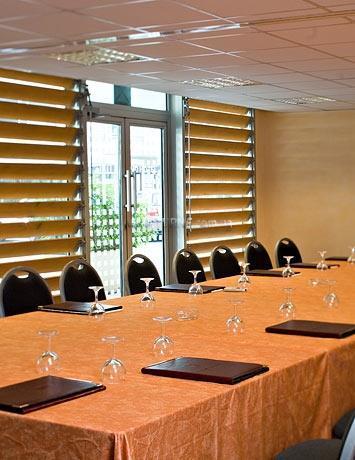 Отель Grand Hotel Cannes 4*