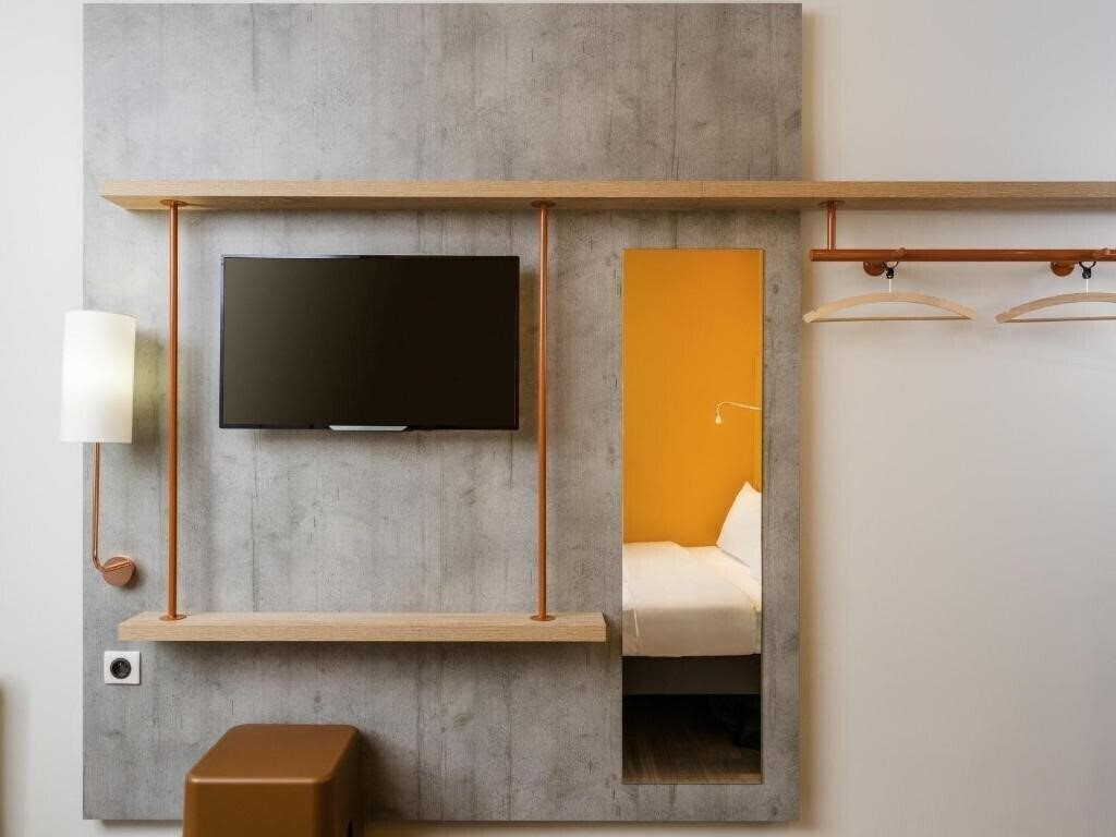 Картинка Ibis Budget Hyeres Centre Ville 2*