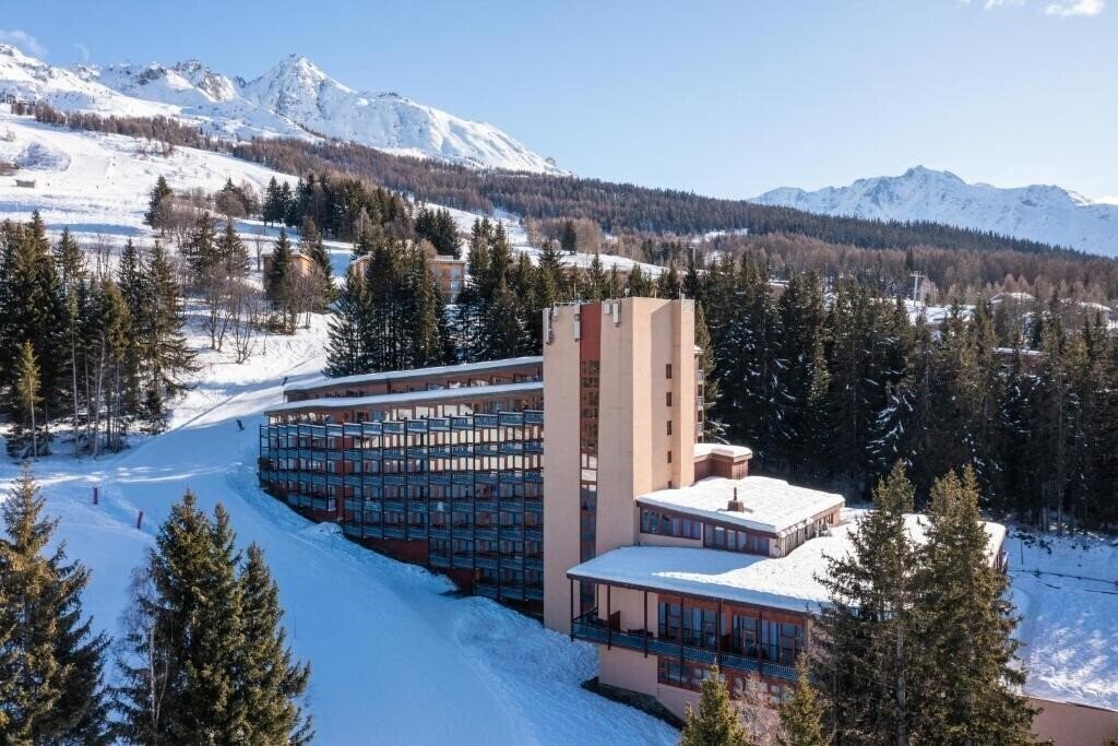 Отель Pierre et Vacances Le Belmont 4*