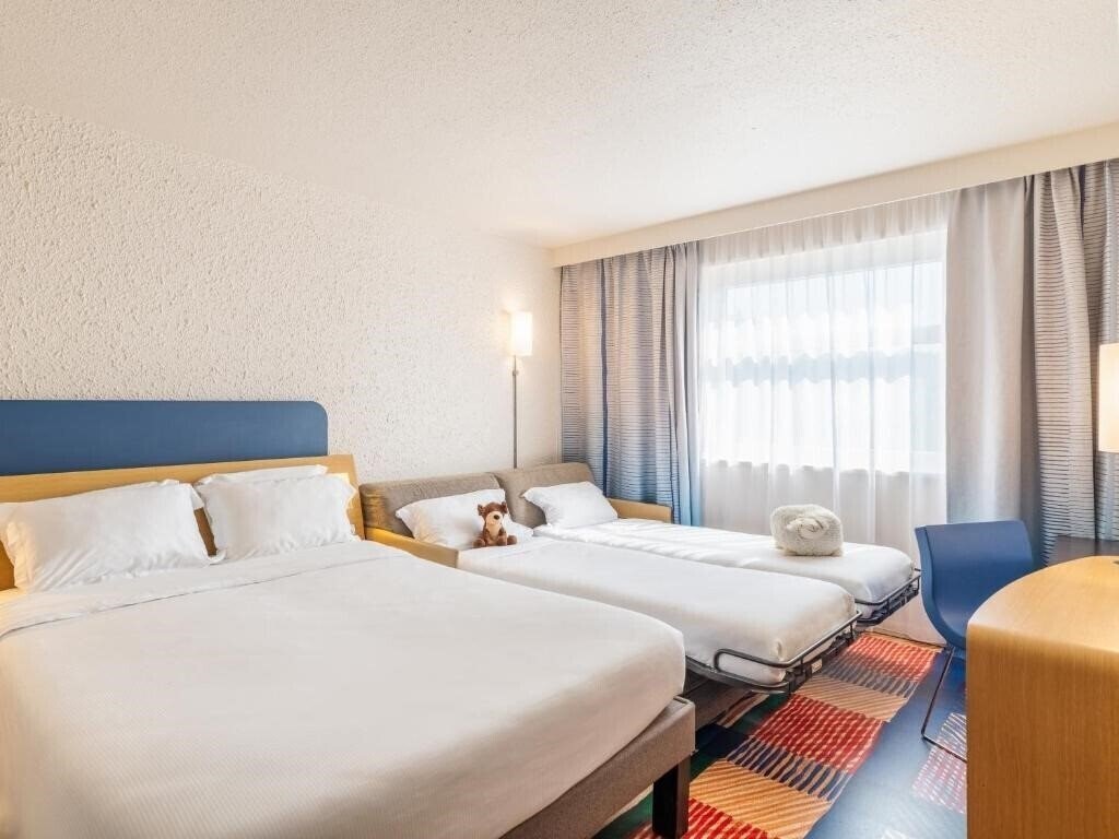 Изображение Novotel Lyon Nord Porte De Lyon 3*