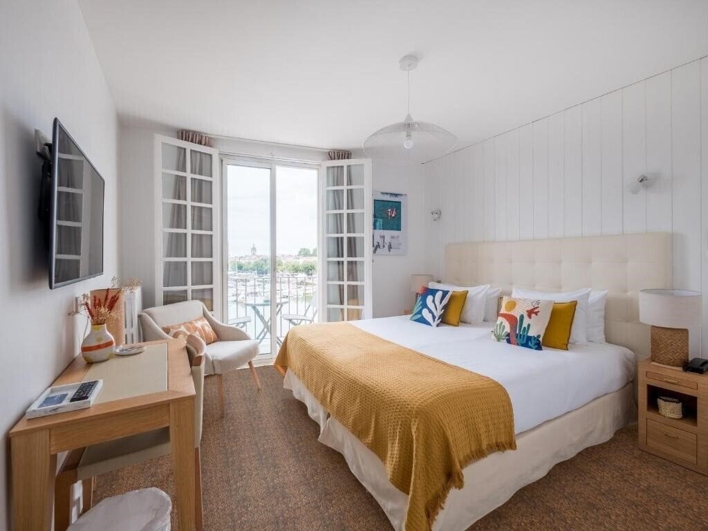 Отель Hotel La Tour de Nesle, La Rochelle Vieux Port (ex. Hotel de La Tour de Nesle) 3*