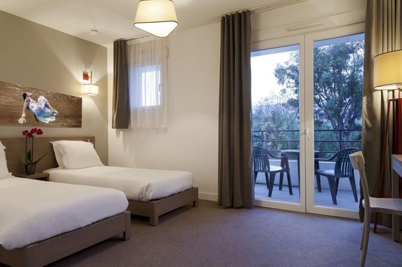 Фотография Comfort Suites Cannes Mandelieu 3*