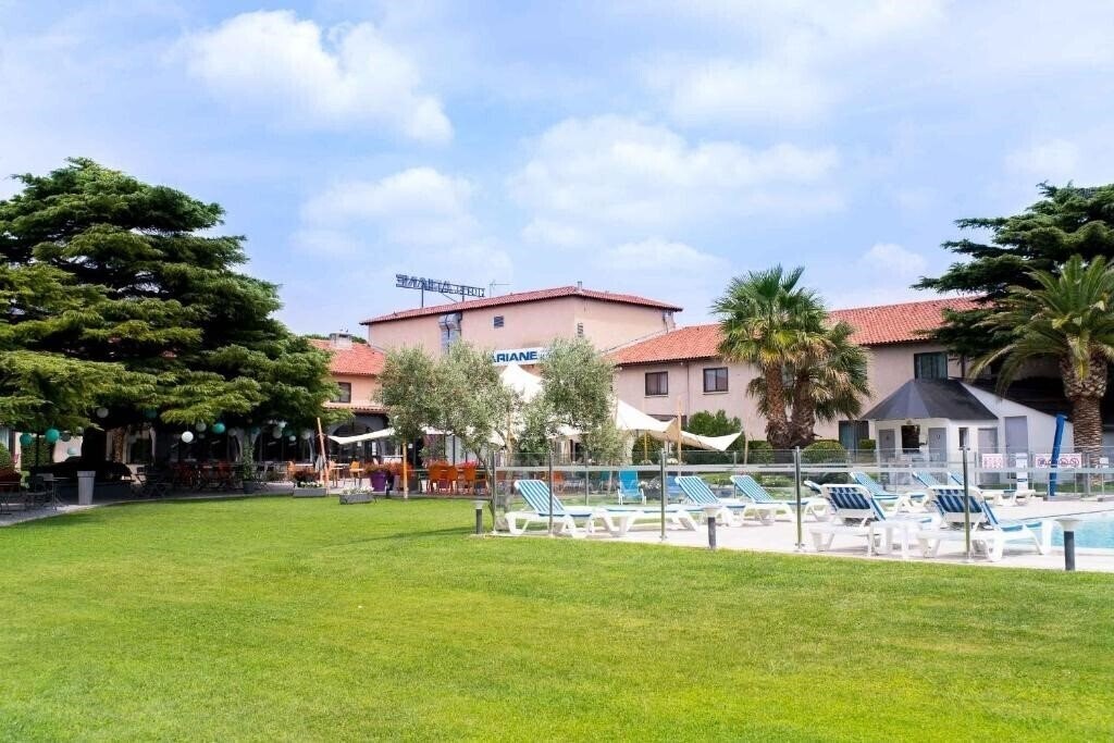 Ariane Fos-Sur-Mer 3* фотосуреті