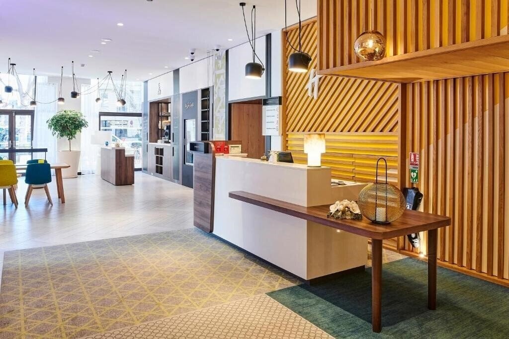 Holiday Inn Nice 4* фотосуреті