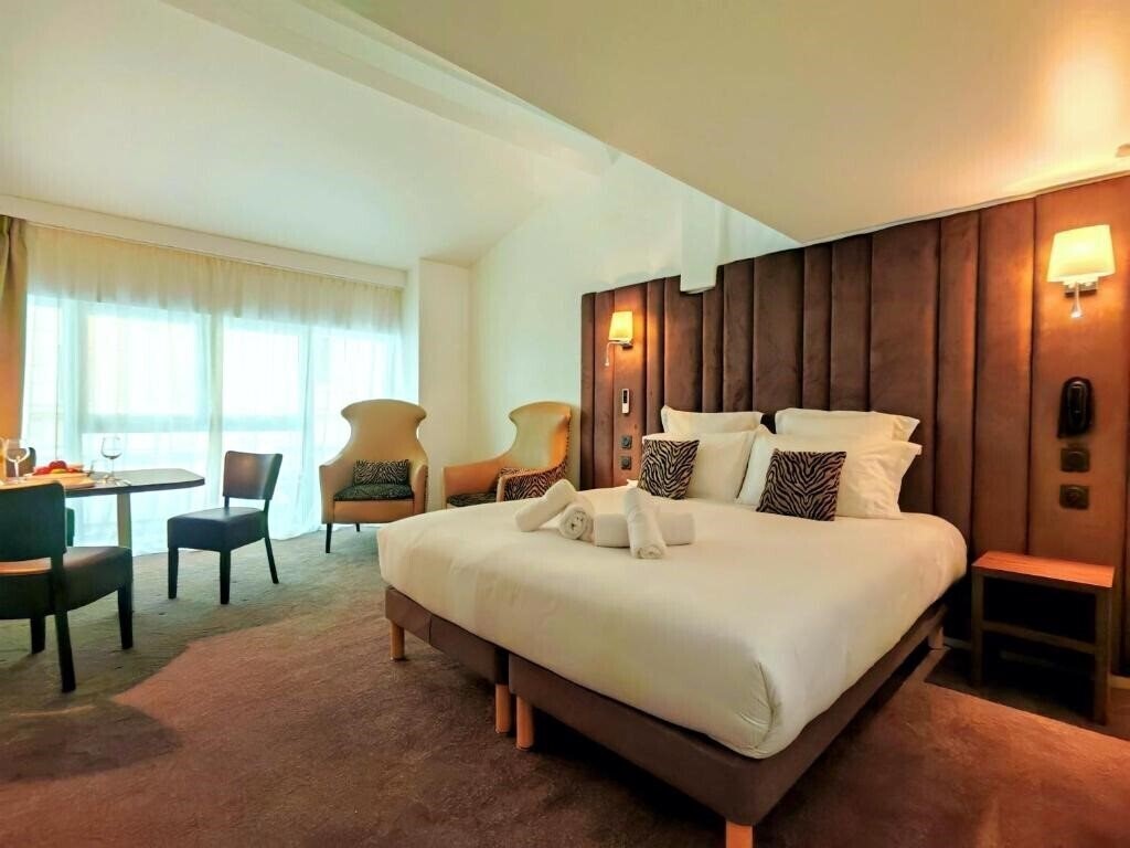 Hotel Monsigny 3* фотосуреті