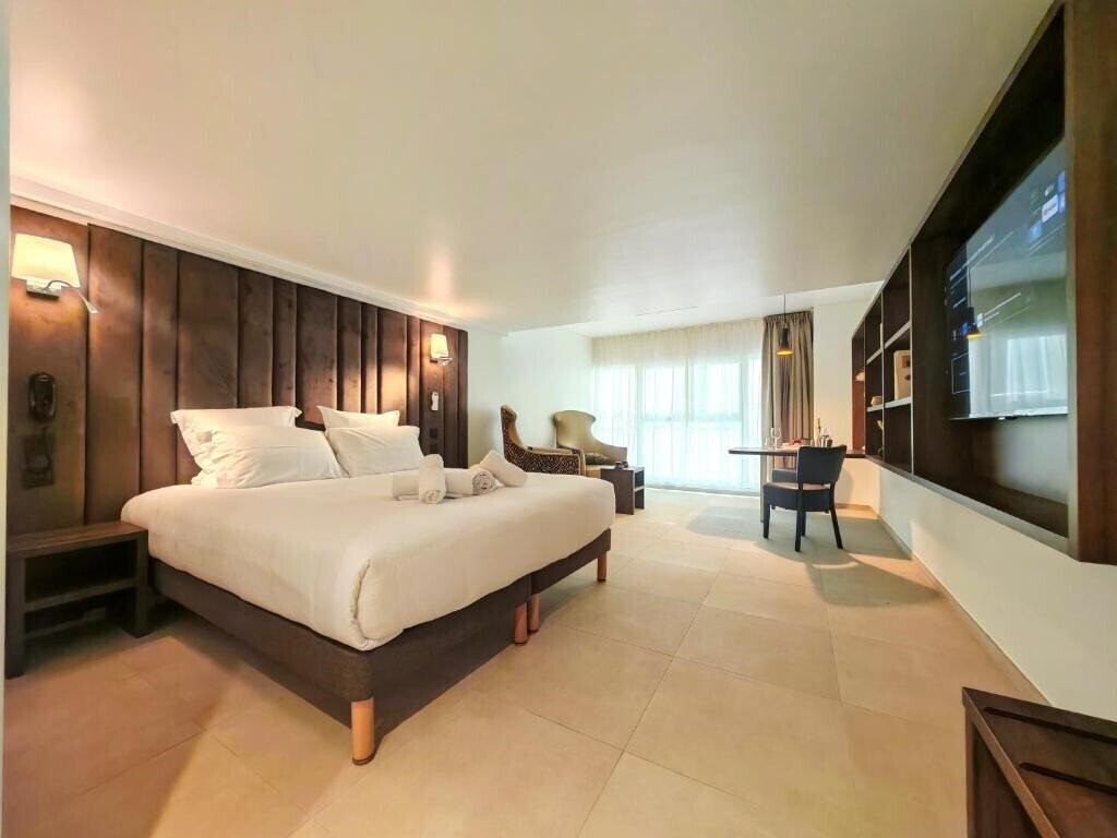 Hotel Monsigny 3* суреті