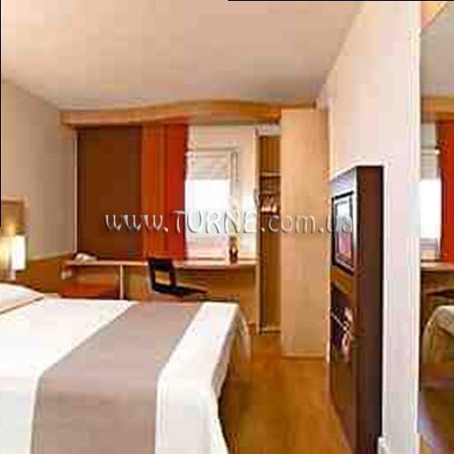 Отель Ibis Centre Notre Dame 3*