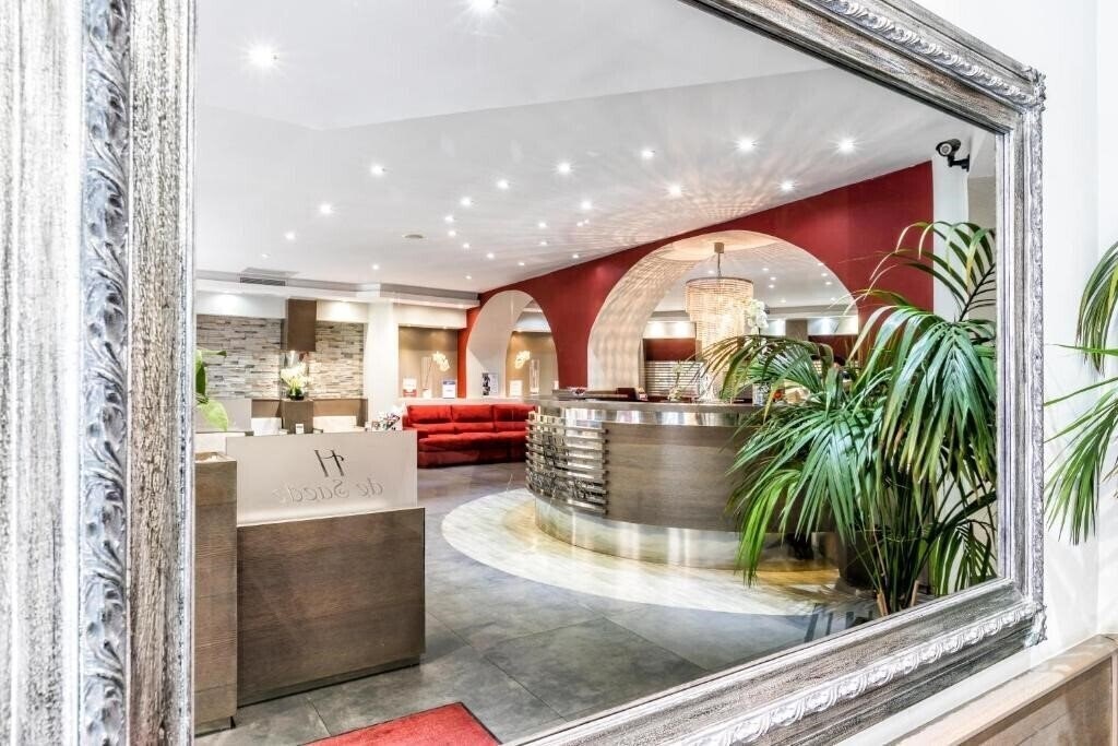 Отель De Suede 3*