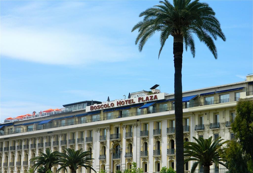 Фотография B4 Plaza 4*