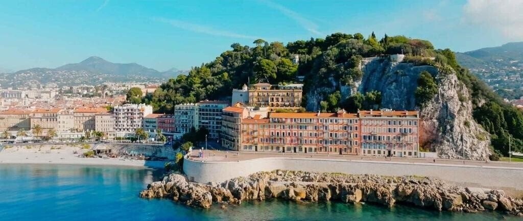 La Perouse 4* суреті