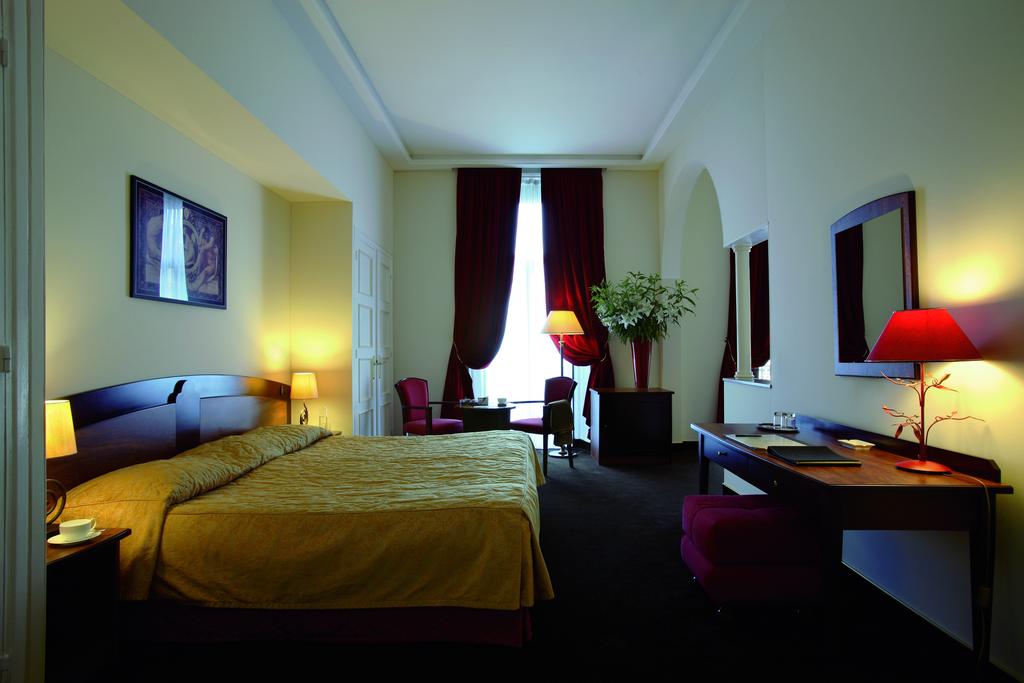 B4 Nice Park 4* фотосуреті