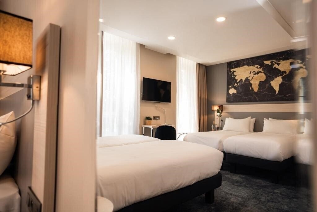 Univers 3* суреті