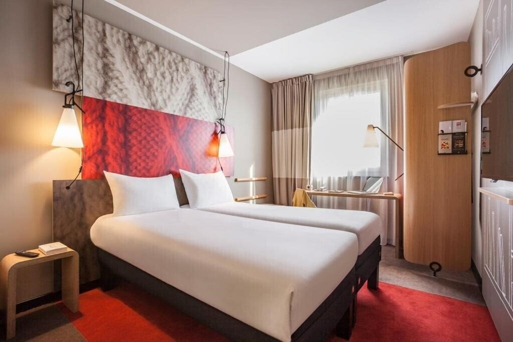 Ibis Bourget 2* суреті