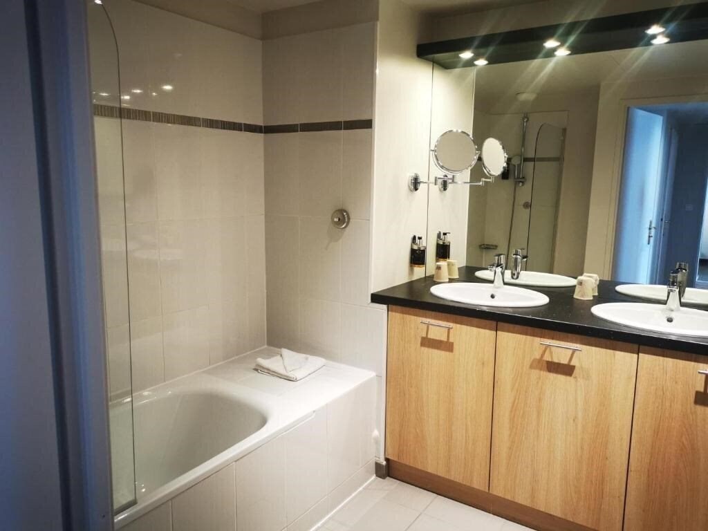 Residhome Asnieres 4* фотосуреті