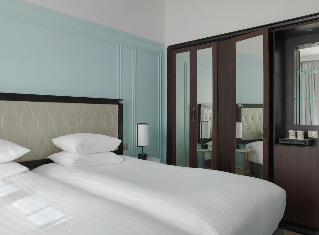 Paris Marriott Opera Ambassador 4* суреті