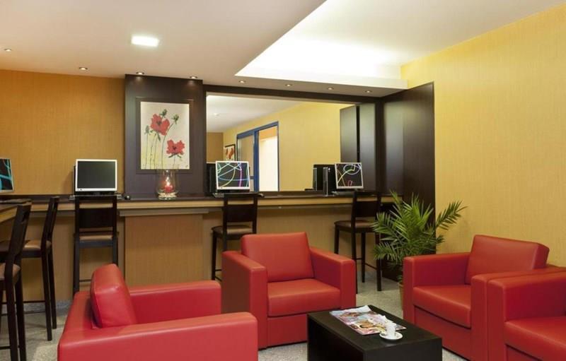 Фото Comfort Bobigny Paris Est 3* 3*