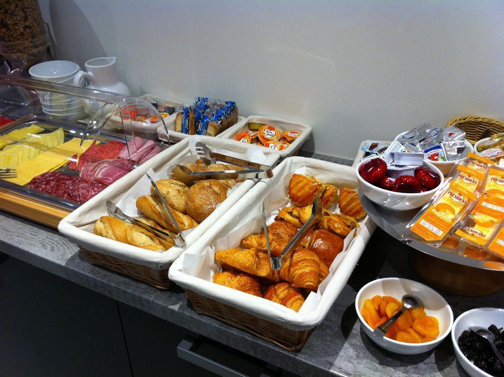 Brady Gare De L'Est (ex. Comfort Gare De L'Est) 3* фотосуреті