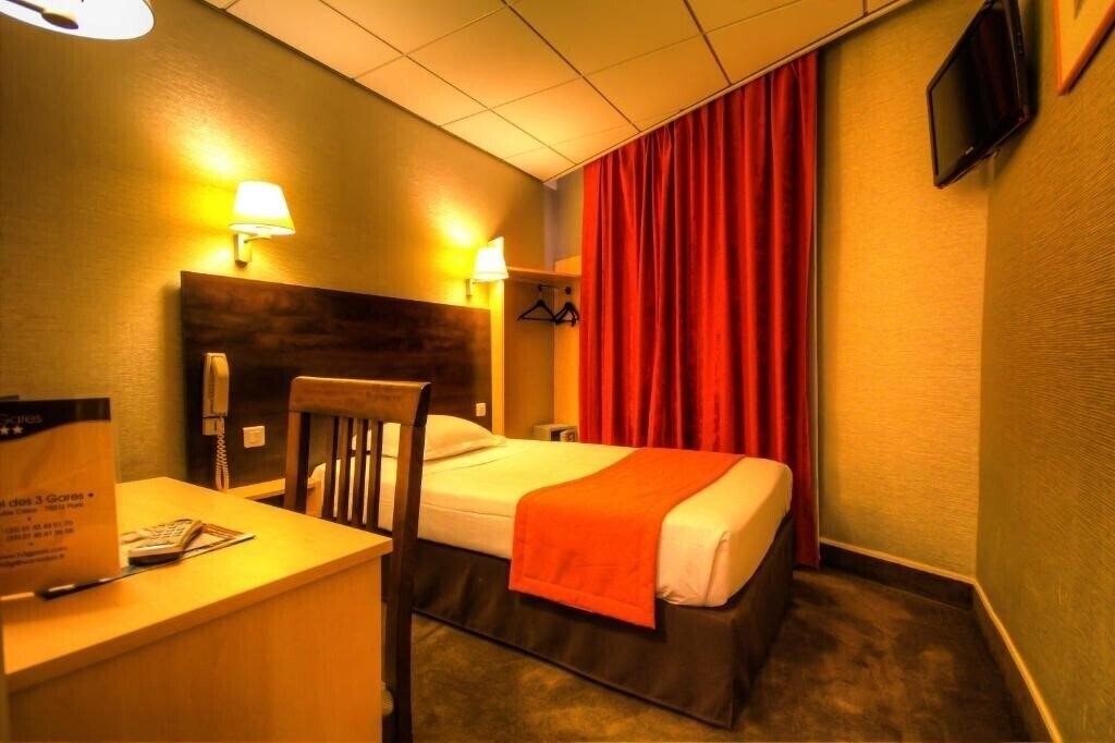 Hotel Des Trois Gares 3* суреті