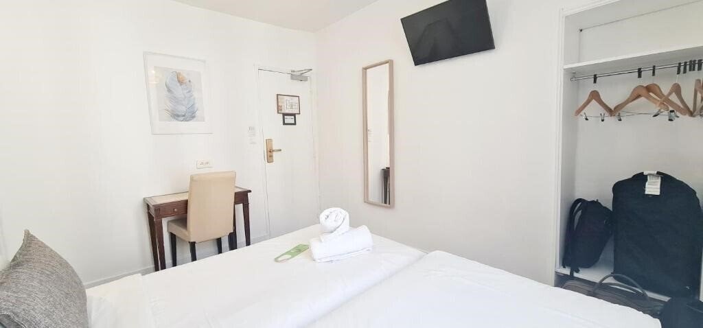 Hotel De France 2* фотосуреті