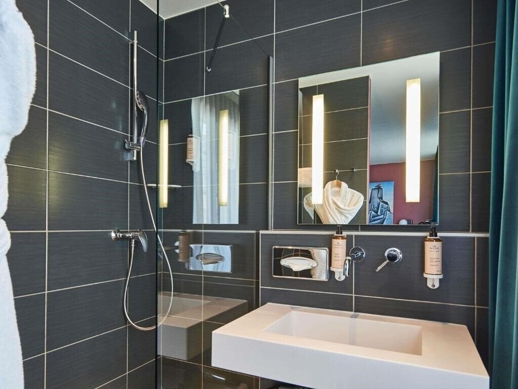 Mercure Paris Tour Eiffel Pont Mirabeau 4* фотосуреті