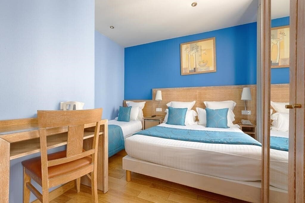 Отель Grand Dore 3*