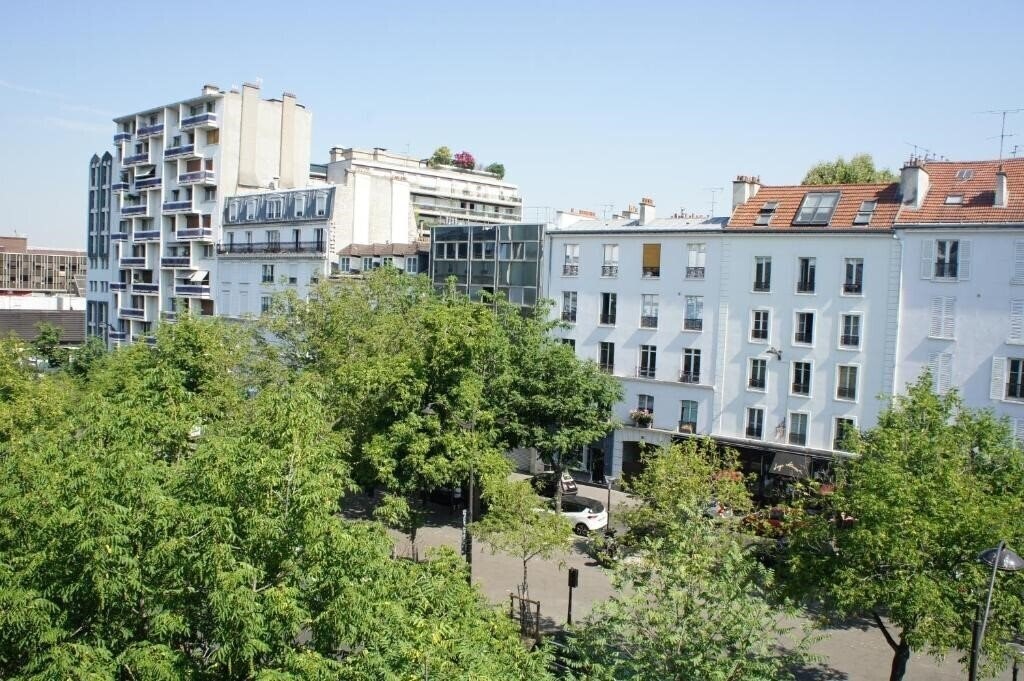 Hotel Edgar Quinet 2* суреті