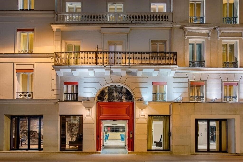 NH Paris Champs-Elysées (ex. Beauchamps) 4* қонақ үйі