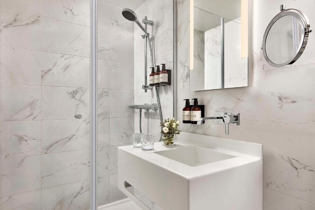 NH Paris Champs-Elysées (ex. Beauchamps) 4* суреті