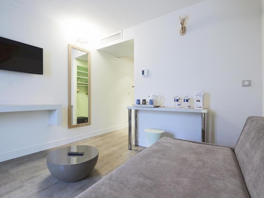 Kyriad Paris Montmartre 2* фотосуреті