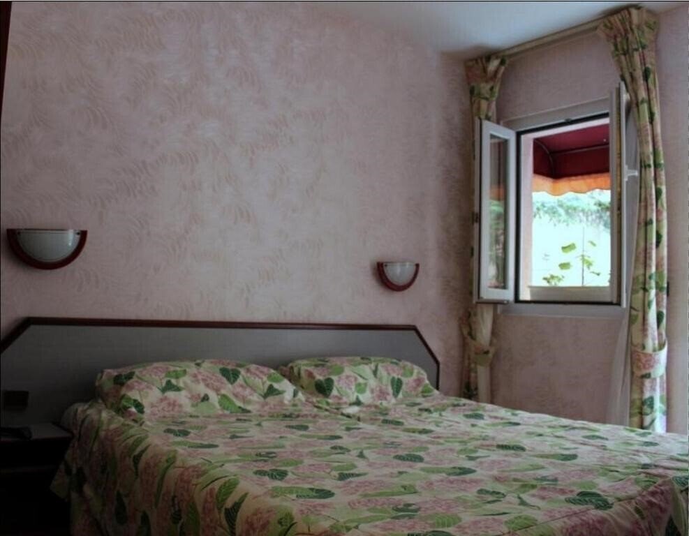 Aladin Hotel 2* суреті