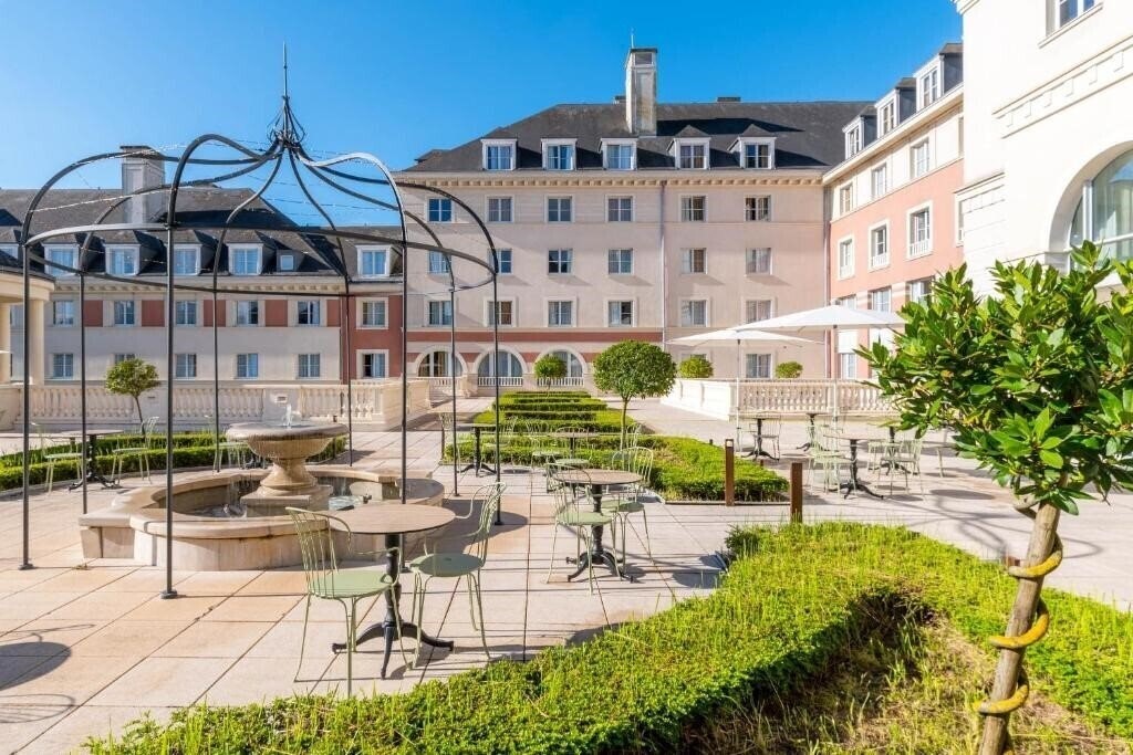 Dream Castle Hotel at Disneyland Paris 4* суреті