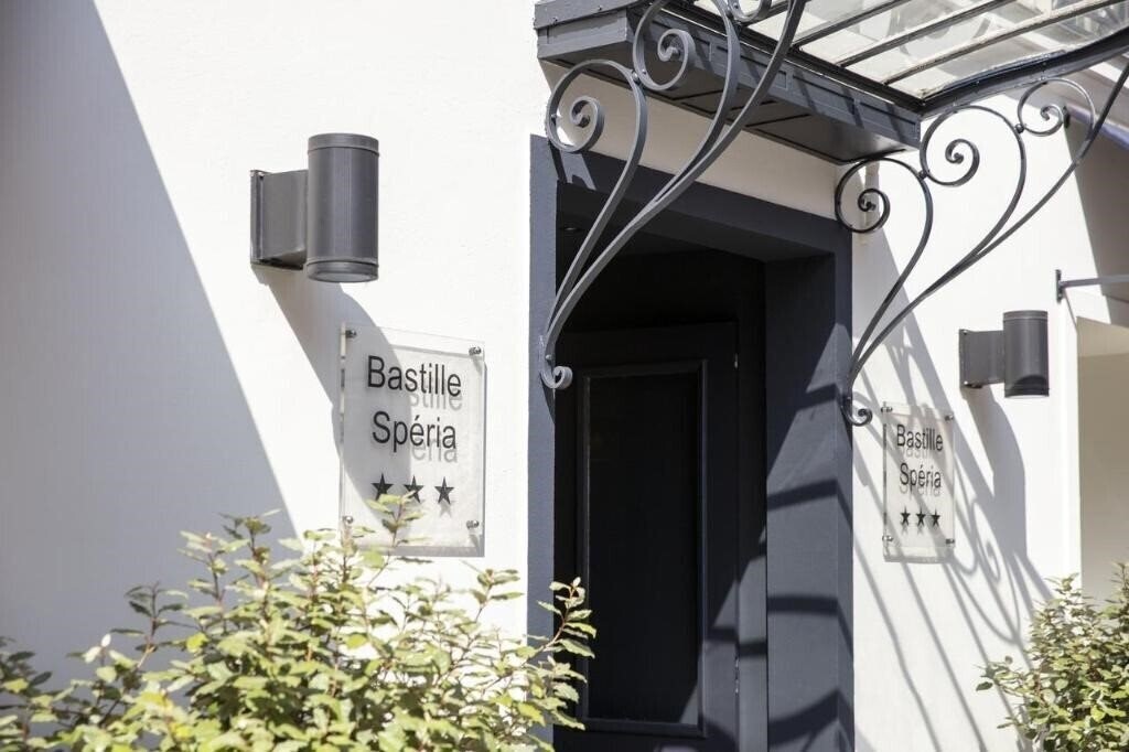 Картинка Bastilles Speria 3*