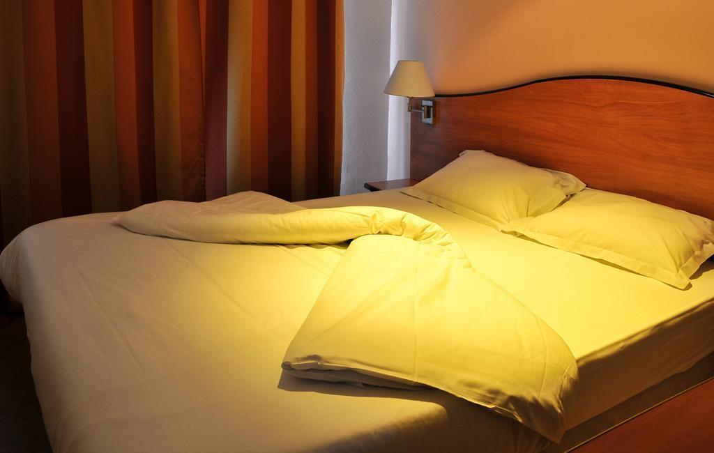 Eden Montmartre 3* суреті