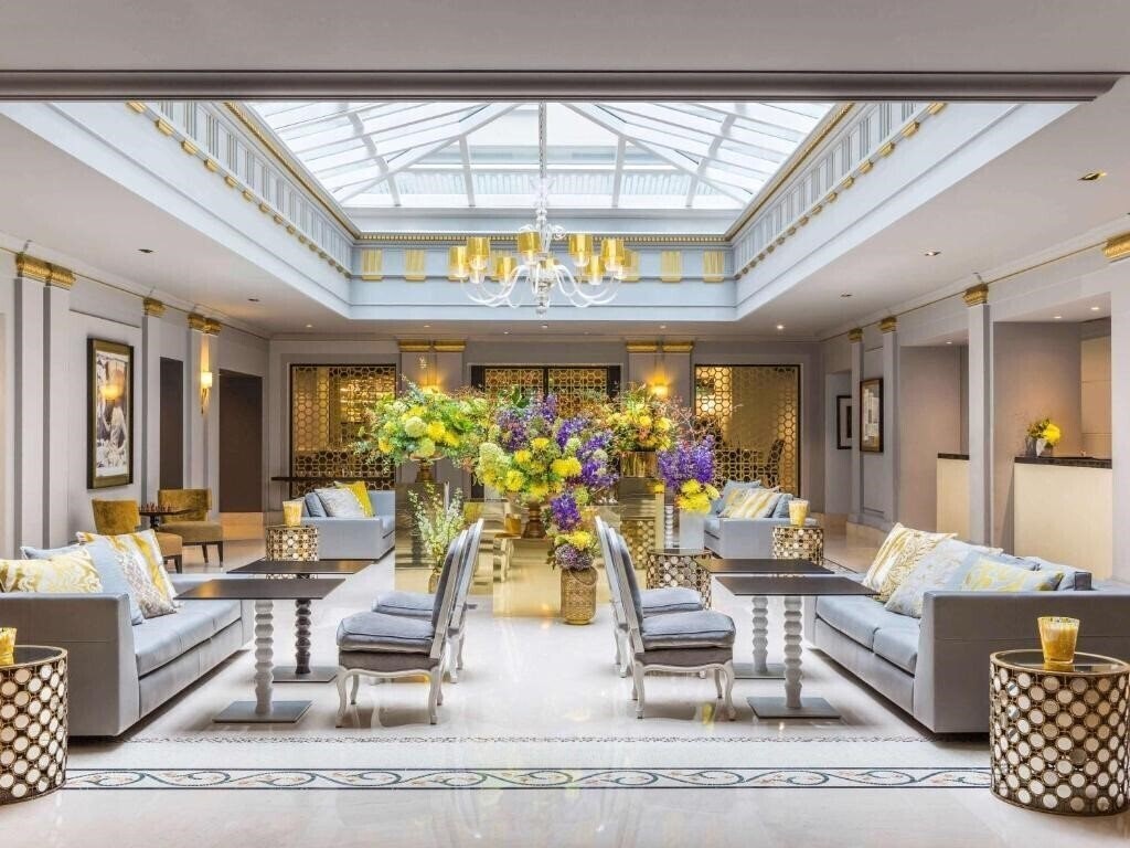 Отель Sofitel Le Faubourg 4*
