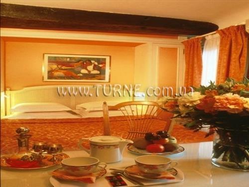 Отель Newton Opera 3*