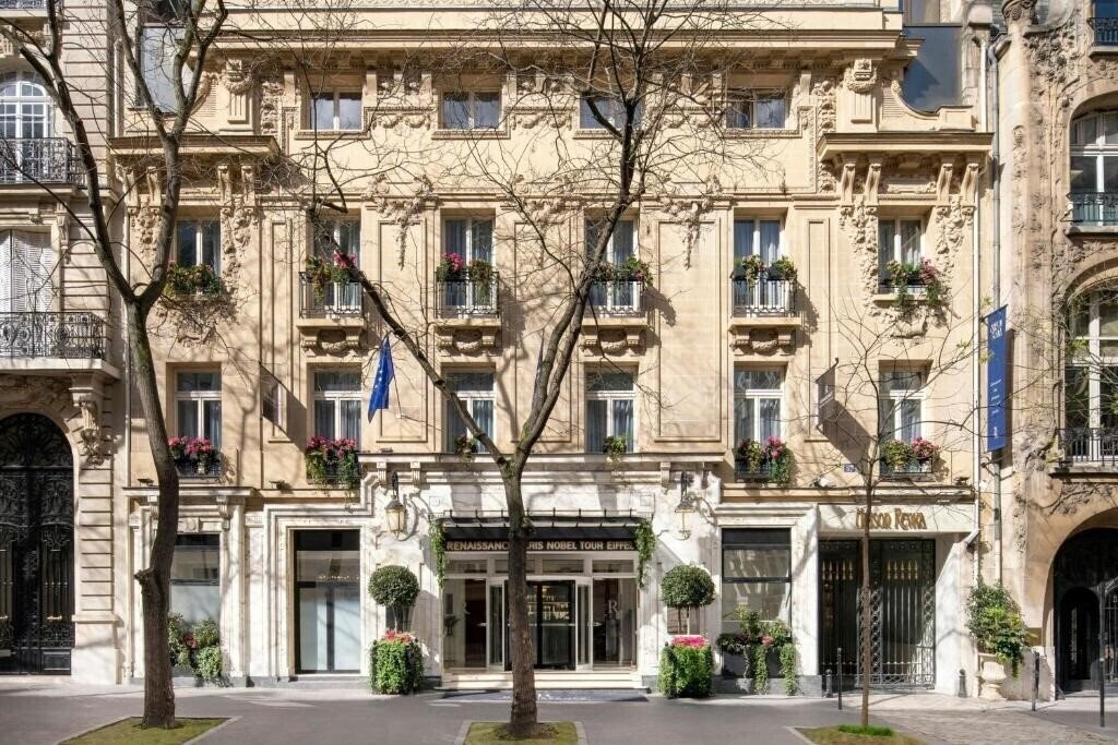 Renaissance Paris Nobel Tour Eiffel Hotel (ex. Renaissance Paris Hotel Le Parc Trocadero) 4* суреті