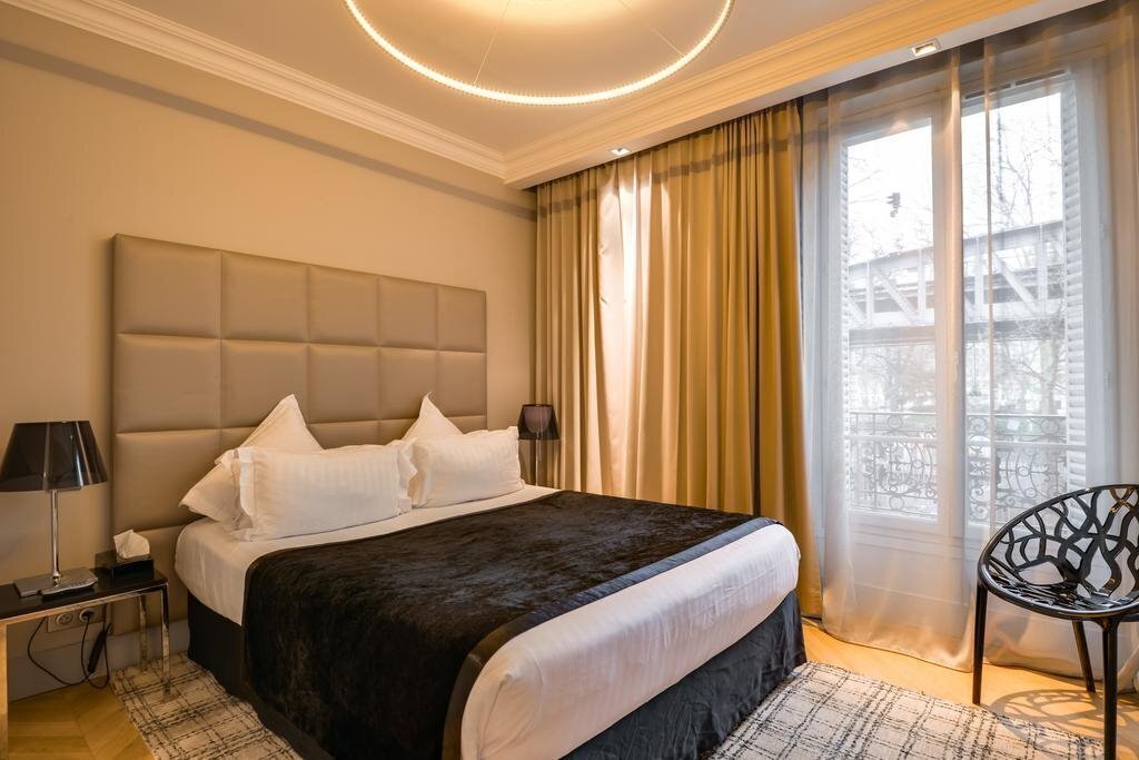 Фотография First Hotel Paris Tour Eiffel 4*