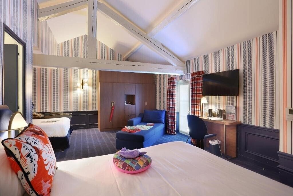 Hotel Le Cheval Blanc Paris Marne-La-Vallee 4* суреті