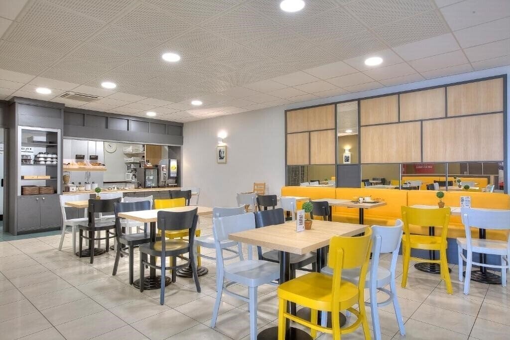 B&B Hotel Dreux Centre 2* суреті