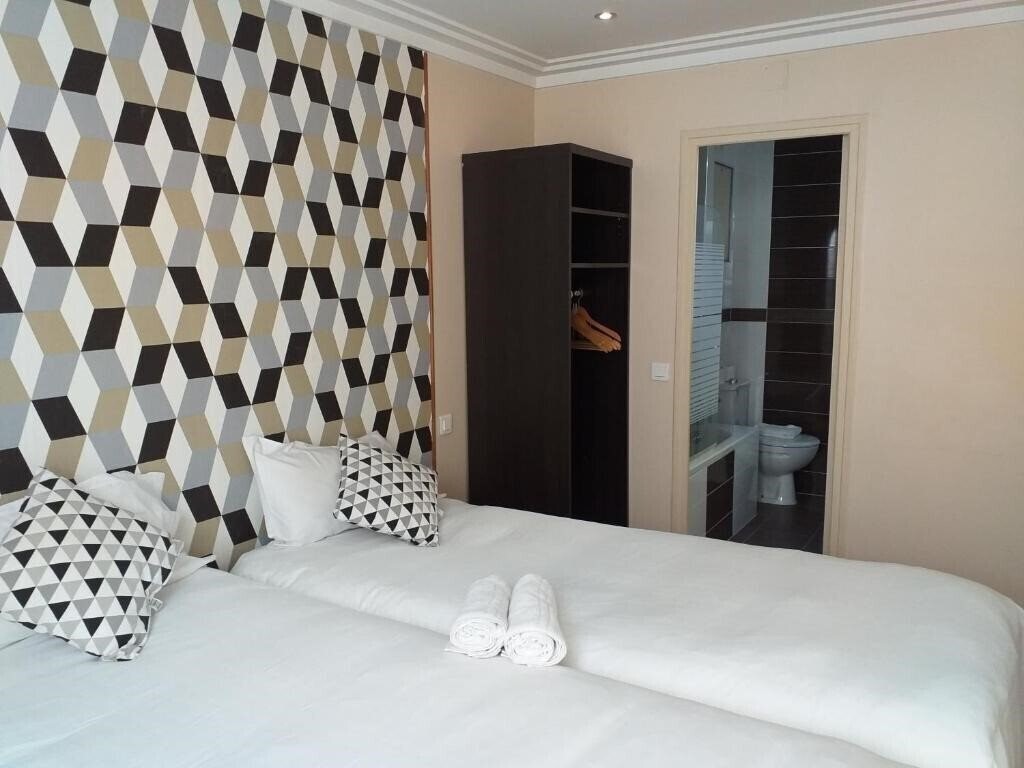 Hotel du Roi Rene 2* суреті