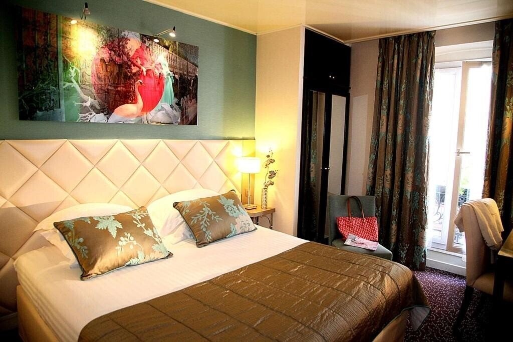 Отель Anjou La Fayette 3*