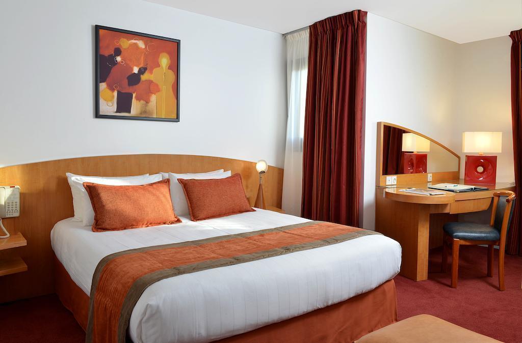 Фотография Opera Cadet 4*