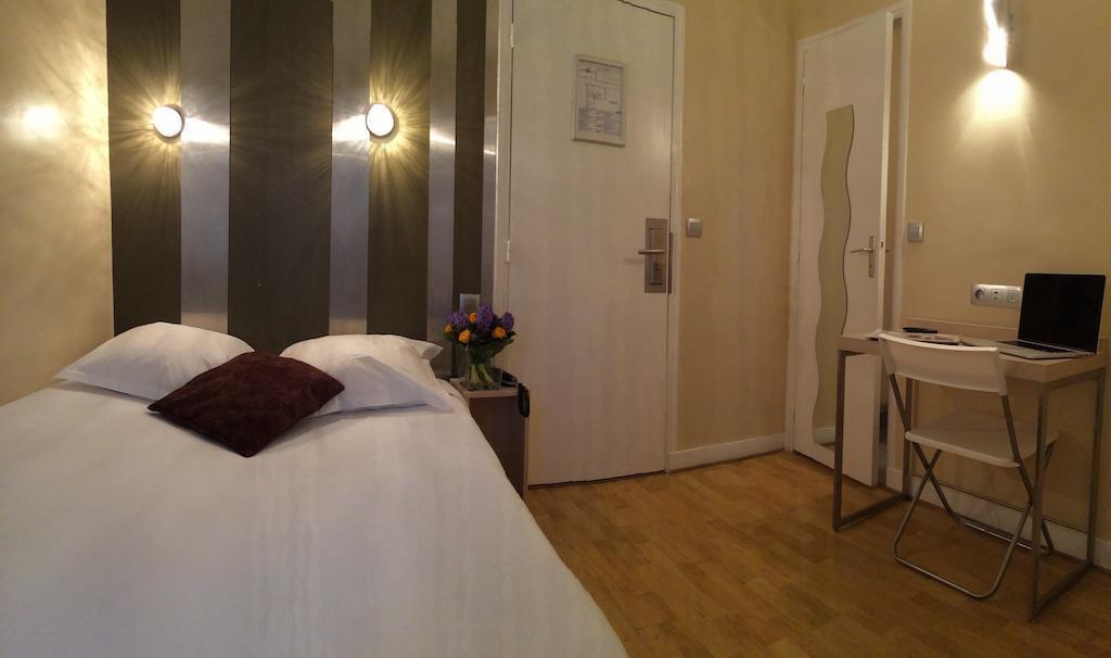 Отель Paris Legendre 2*