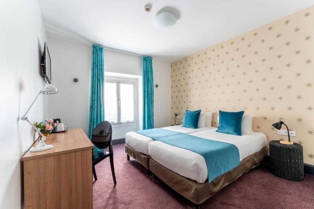 Caumartin Opera 3* суреті