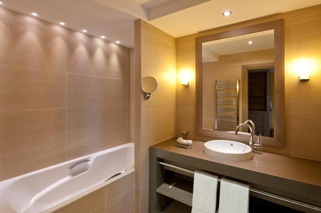 Le Nouveau Monde 4* фотосуреті