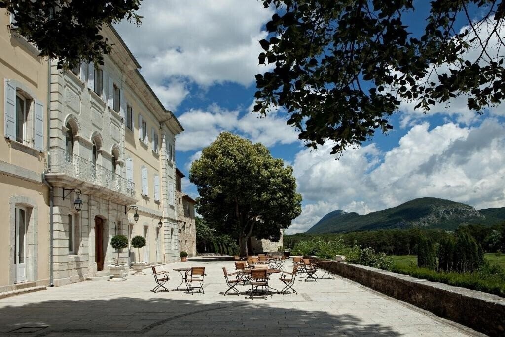 Chateau De Taulane 4* суреті