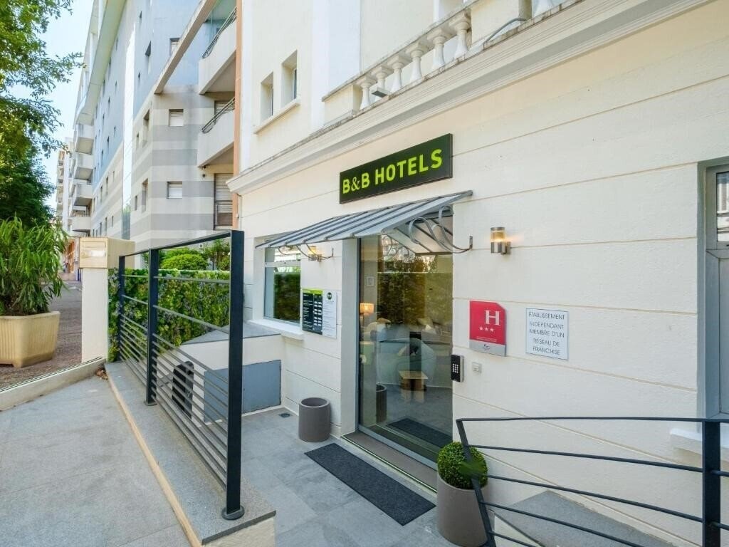 Отель B&B Hotel Antibes Juan Les Pins (ex. B&B Hotel Antibes Juan-Les-Pins) 3*