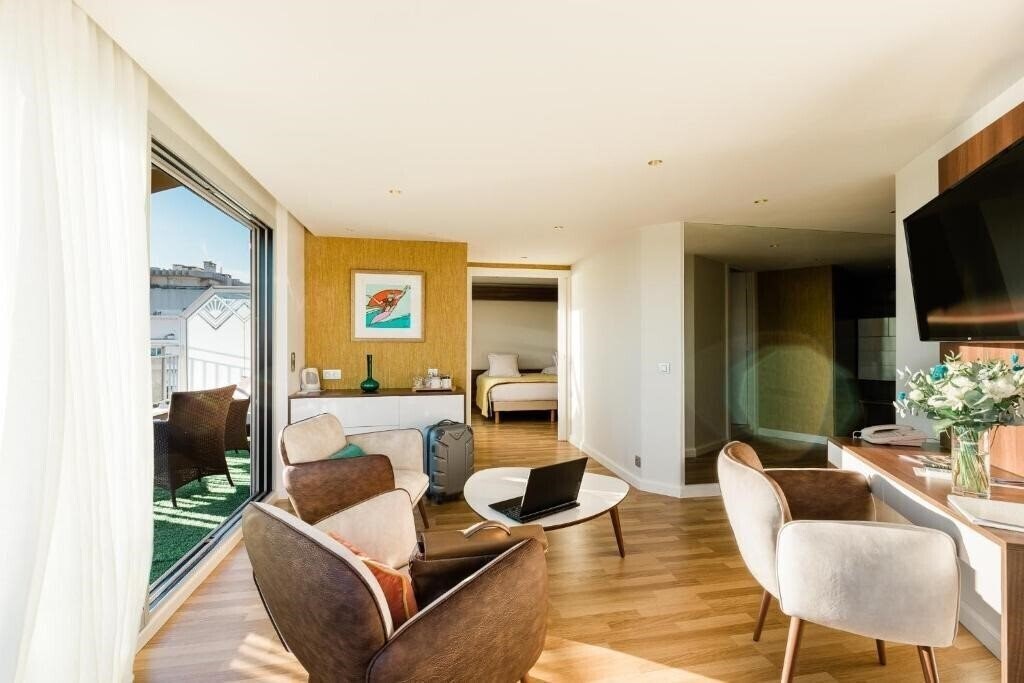 Helios 4* суреті