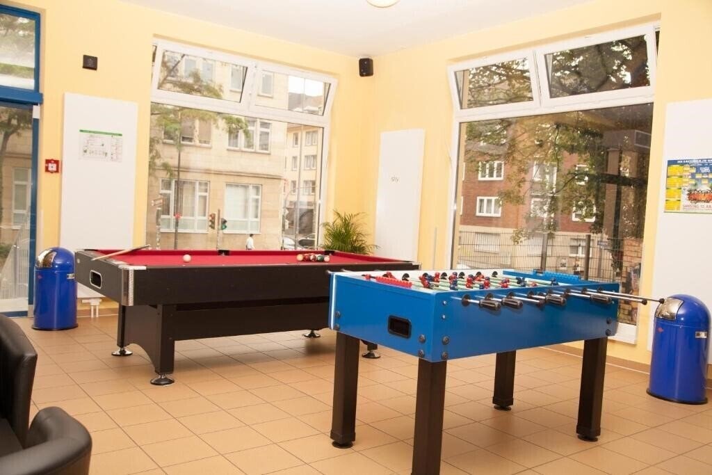 Картинка A & O Aachen Hauptbahnhof 2*