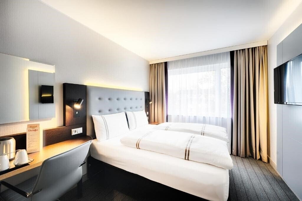 Premier Inn Berlin City Süd Hotel (ex. Azimut Hotel Berlin City South) 3* қонақ үйі